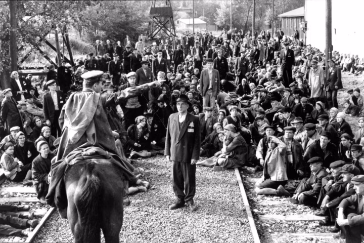 Schindler's List (1993) filminden bir sahne